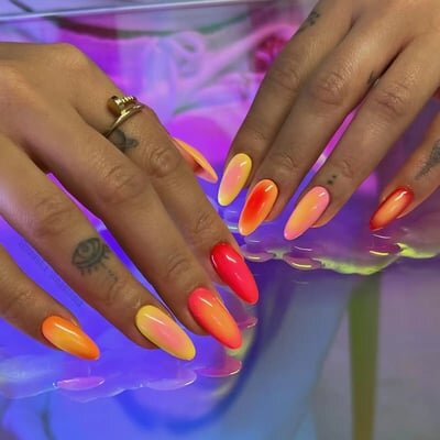 aura nails coachella unghie